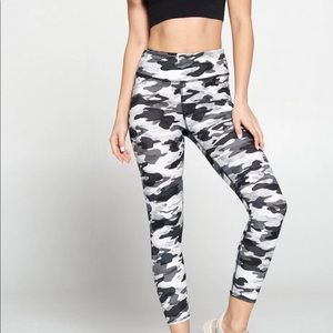 Women’s Camo leggings